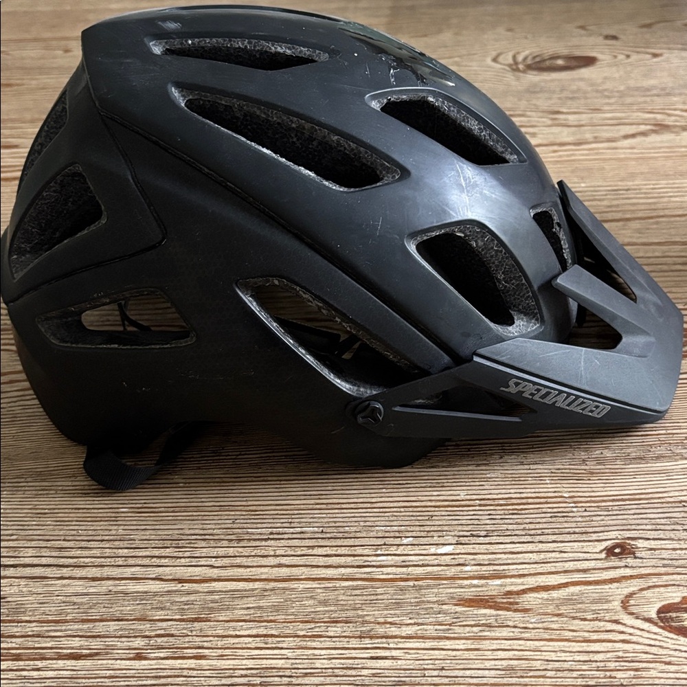 Specialized Ambush Black Bike Helmet with Visor Large 57-61cm - Picture 4 of 10